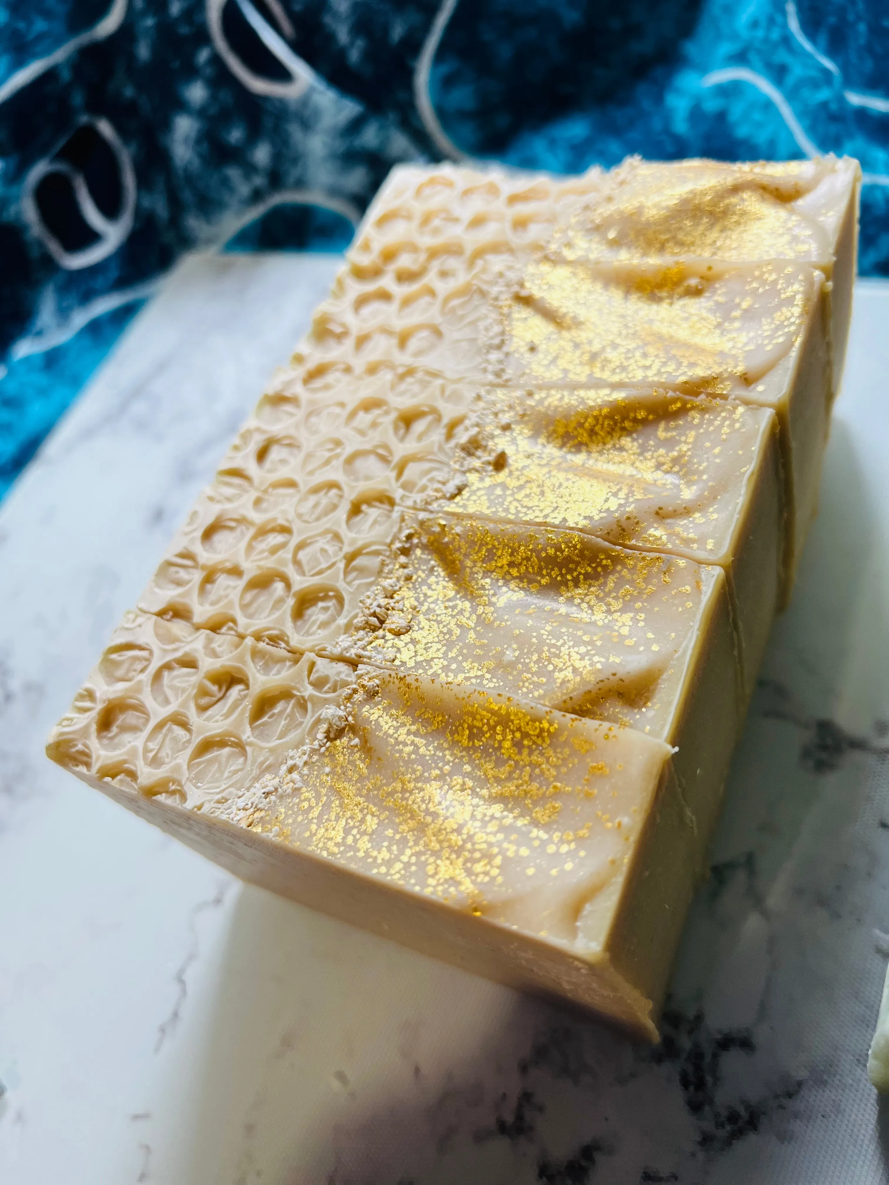 Beelicious (Honey Oatmeal) - Artisan Soap