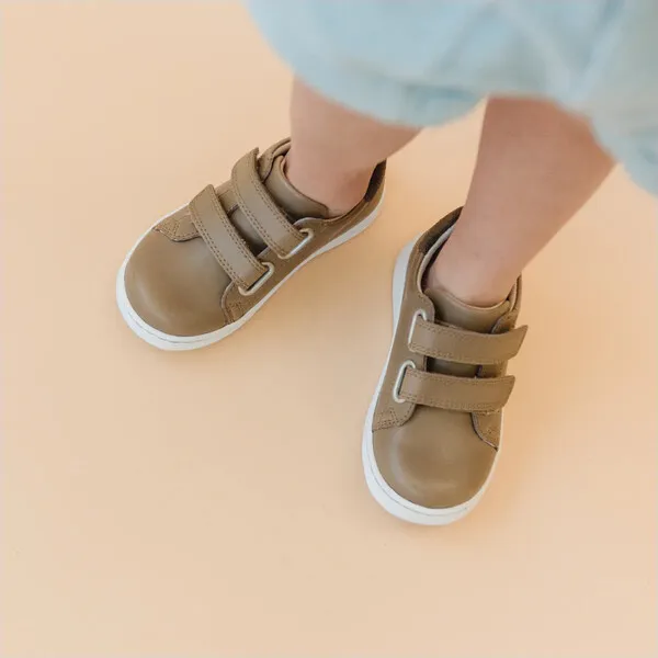 L'Amour Kyle Double Velcro Sneaker, Mocha