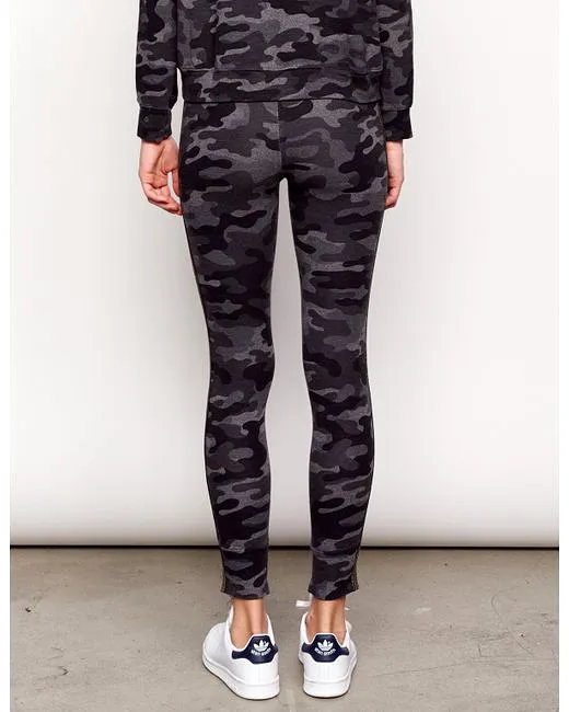 Sundry Camo Step Hem Side Trim Yoga Pant